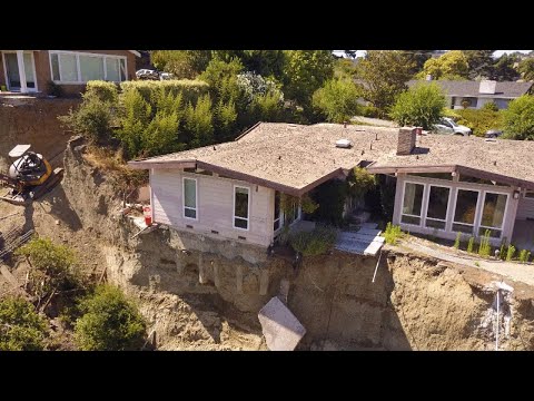 Home Almost About to Fall Off Cliff is on the Market For $850,000