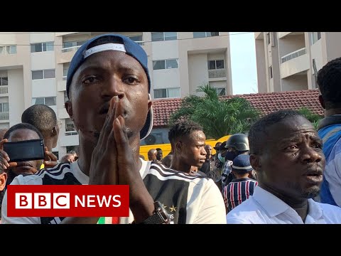 Speed to safe survivors in Nigeria constructing crumple – BBC News